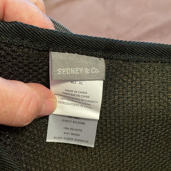 ⭐️Host Pick⭐️ Sydney & Co. London dog life jacket in yellow NWT - Picture 9 of 11